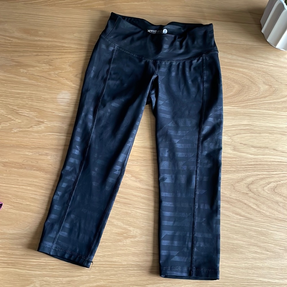 Old navy active fit capris leggings